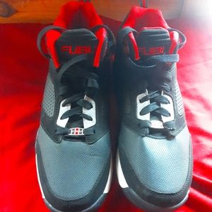 Fubo basketball shoes size 8 great condition